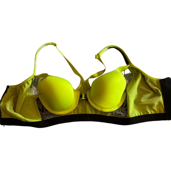 Victoria's Secret Knockout Front Close Sports Bra in 32 c EUC - Picture 2 of 5